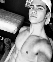 Skinny Boys 16 5cc52e88a2027.jpg