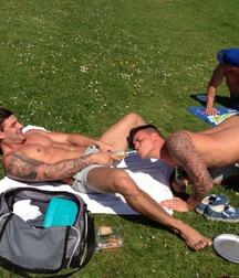 Bromance 15 5cce44b9a4f9f.jpg