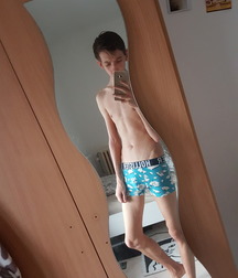 Skinny Boys 17 5cce707e87553.jpg