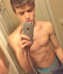 Skinny Boys 17 5cce70ae69f3a.jpg