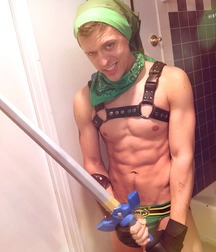 Geek Boys 48 5cce729959e4a.jpg