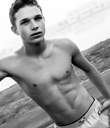 1000 handsome Guys bw soft 001 5d37956fe4d97.jpg