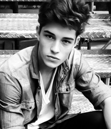 1000 handsome Guys bw soft 001 5d37957fc7d61.jpg