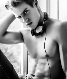 1000 handsome Guys bw soft 001 5d37958c295ad.jpg