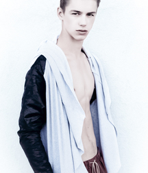 1000 handsome Guys tarnish soft 002 5d3df90730411.jpg