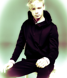 1000 handsome Guys greenred soft 002 5d3df9b1ae893.jpg