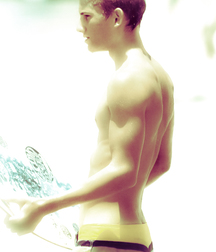 1000 handsome Guys greenred soft 002 5d3df9c03f793.jpg