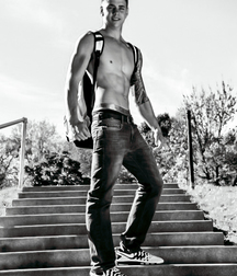 1000 handsome Guys bw soft 002 5d3dfa713316b.jpg