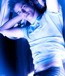 1000 handsome Guys blue sof 002 5d3e030a60caf.jpg