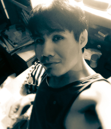 1000 handsome Guys in color and bw 001 5d440fc638c82.jpg