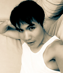 1000 handsome Guys in color and bw 001 5d440fd001963.jpg