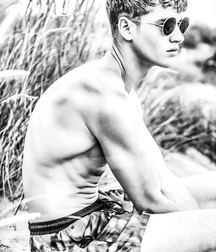 1000 handsome Guys bw 005 5d4411641cf43.jpg