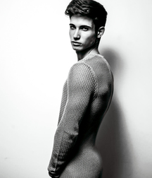 1000 handsome Guys bw 005 5d44116987e64.jpg