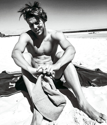 1000 handsome Guys bw 005 5d441189f25c7.jpg