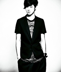 1000 handsome guys bw soft 007 5d47643ca2e7b.jpg