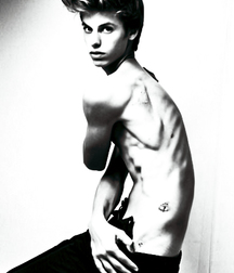 1000 handsome guys bw soft 007 5d47643ecd29b.jpg
