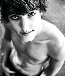 1000 handsome guys bw soft 007 5d4764417880b.jpg