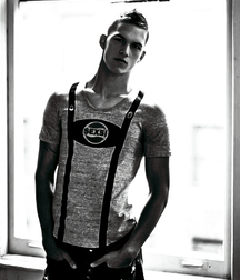 1000 handsome guys bw soft 007 5d476459ddfe4.jpg