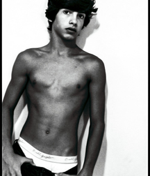 1000 handsome guys bw soft 007 5d47645b43dd1.jpg