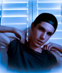 1000 handsome guys blue 007 5d476492e1412.jpg