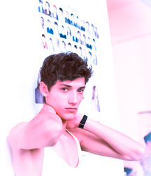 1000 handsome guys blue 007 5d4764989aa3f.jpg