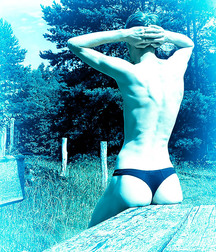 1000 handsome guys in Aqua 007 5d4d19fee4bf1.jpg