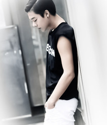 1000 handsome Guys tarnish 007 5d4d1bad44754.jpg