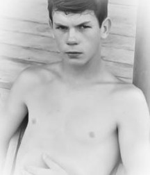 1000 handsome Guys tarnish 007 5d4d1bda58920.jpg