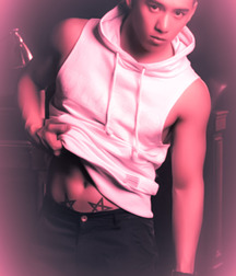 1000 handsome Guys red 007 5d4d1d3a5fee3.jpg