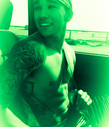 1000 handsome Guys green 009 5d4fc0c25845b.jpg