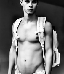 1000 handsome Guys bwKorn 010 5d4fc148a34fe.jpg
