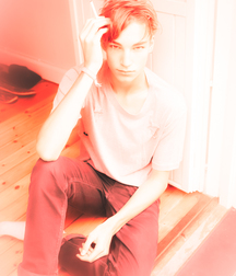 1000 handsome Guys in red 010 5d511086d3ff0.jpg