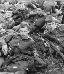 Солдаты 5a47a6c2280e0.jpg