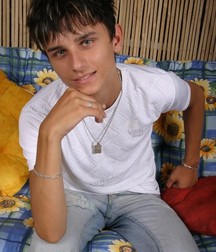 Adel 578bdaeb34911.jpg