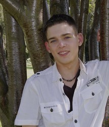 AARON 57fbb733e055e.jpg