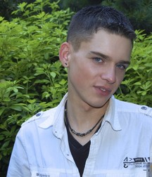 AARON 57fbb7417dd4a.jpg