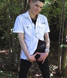AARON 57fbb744a040b.jpg