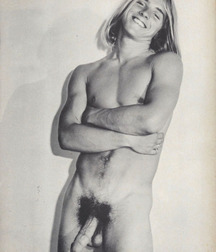 Black & White 58309e4164e93.jpg