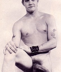 Black & White 58309e5f68779.jpg