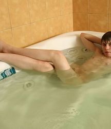 Hot-tub teenboy image set 57366c7cdd1ca.jpg
