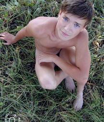Ruslan outside  574bce70ee058.jpg