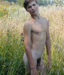 Ruslan outside  574bcebeae156.jpg