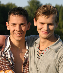 Dima & Alex outside (complete) 574ed2511f2b4.jpg