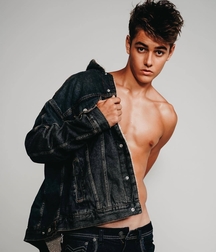 hot model boy GAY TUBE 6020f115971ba.jpeg