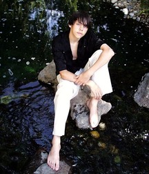 Barefooted boys 59920f64997bd.jpg