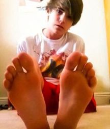 Barefooted boys 2 599596d156012.jpg