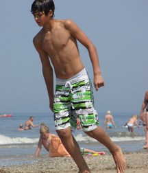 Barefooted boys 2 599596e4c345e.jpg