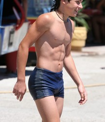 Internet boys 11 599de1637381b.jpg