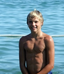 Internet boys 12 59a1bd1feaeca.jpg