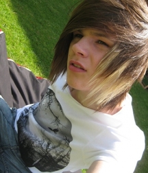 Boys with long hair 2 59d3e4942ecb1.jpg